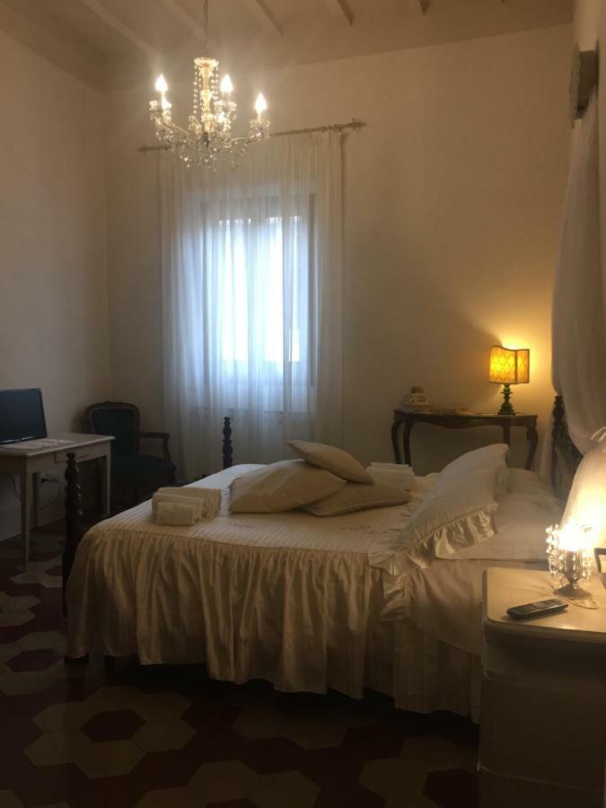 Suite Apartament Montevarchi Bagian luar foto